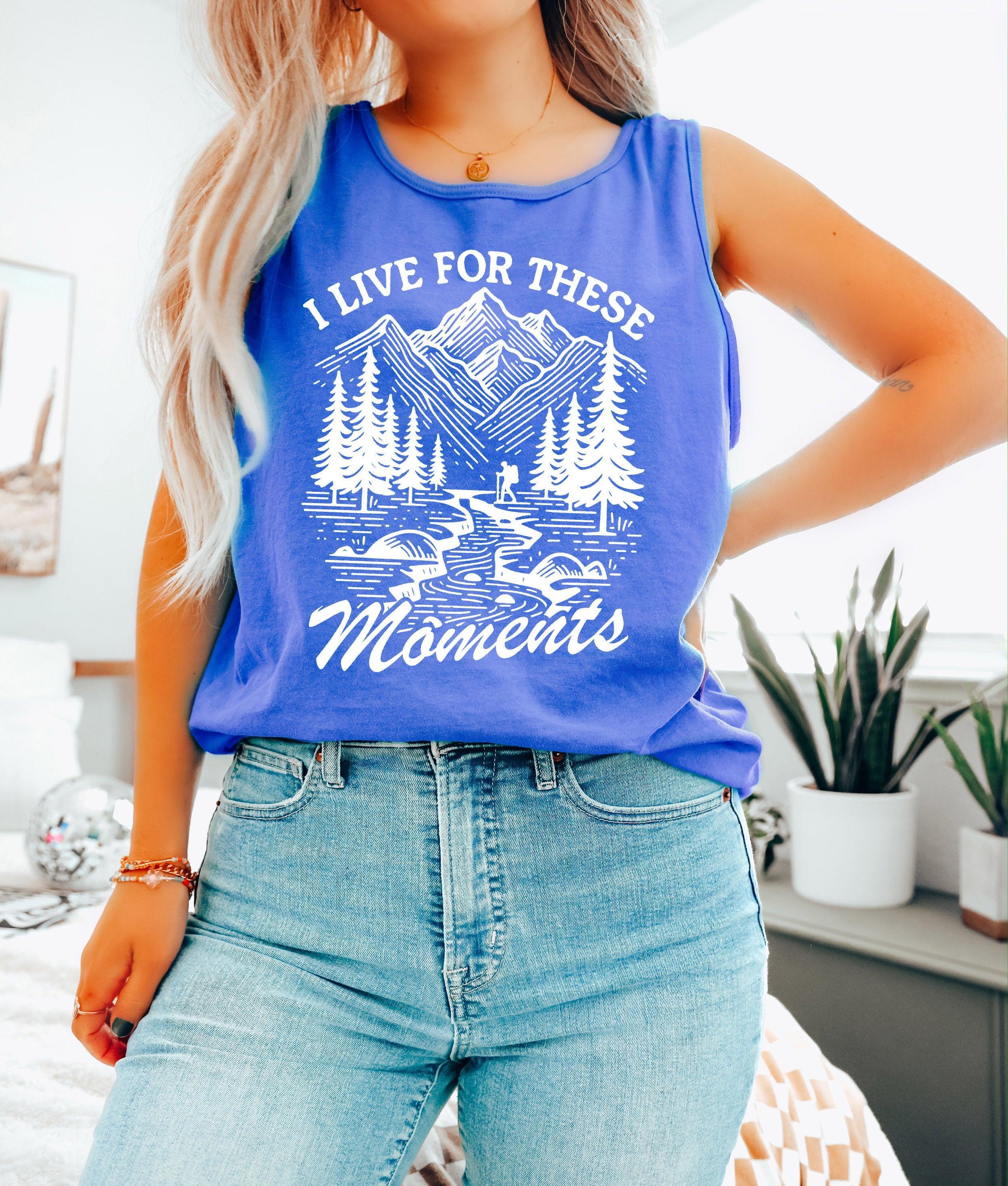 I Live for These Moments Mountain Tank Top – Comfort Colors Camping Hiking Nature Graphic