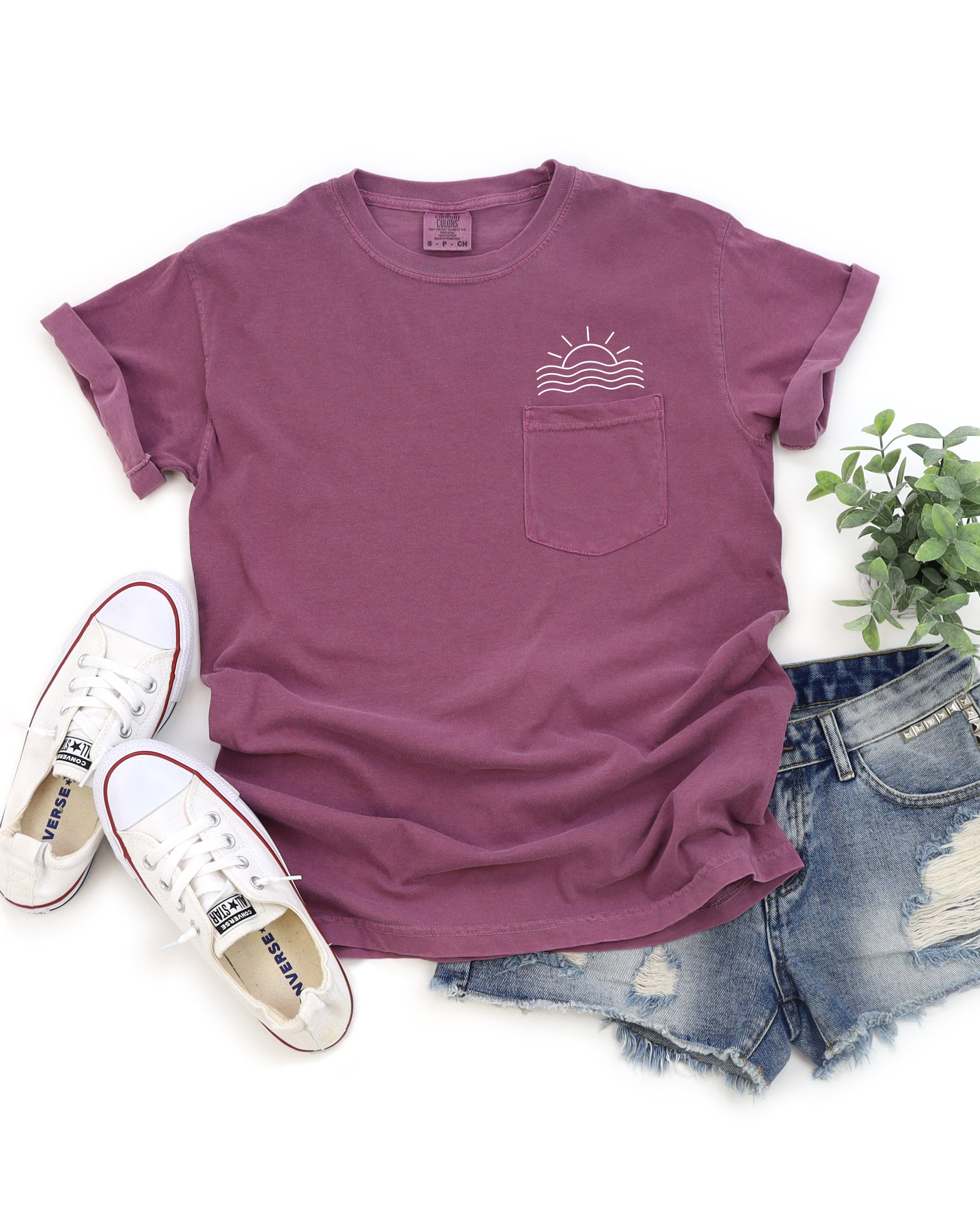 Sun & Wave Lake Beach Comfort Colors Pocket T-Shirt – Nature Camping Plant Graphic Tee